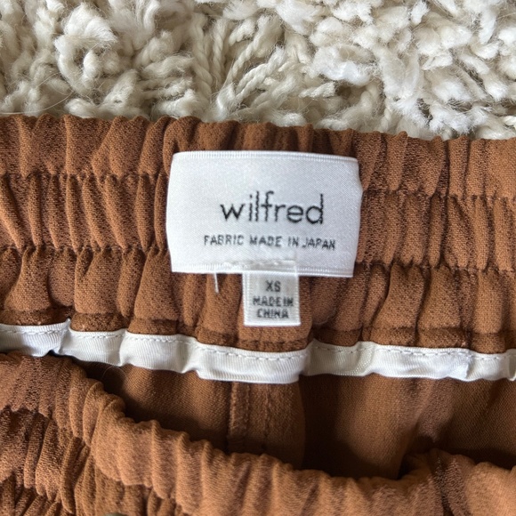 Wilfred Buffon Pant Crepe (tan colour) - Picture 3 of 3
